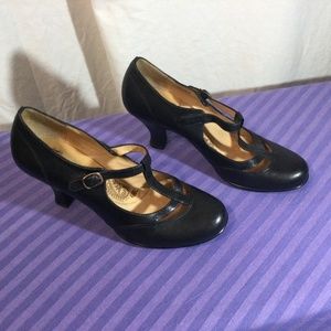 Sofft heals, nearly new!